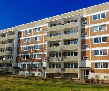 appartment-building-835817_640